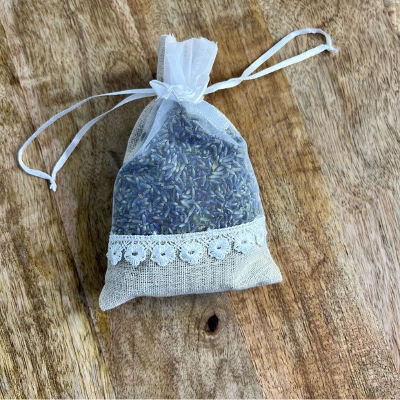 Home Grown Dried Lavender In A Pull String Sachet Bag - Picture 2 of 6